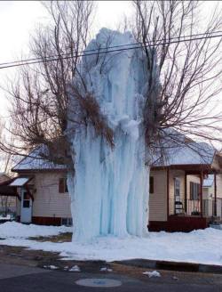 beardedboggan:  coolthingoftheday:  This is what happens when a fire hydrant bursts in subzero temperatures.  (Source)  Damned Frost Mages. 