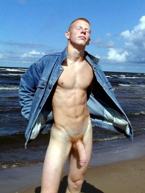 ksufraternitybrother:  YEAH!!! YUMMY RED! KSU-Frat Guy:  Over 52,000 followers and