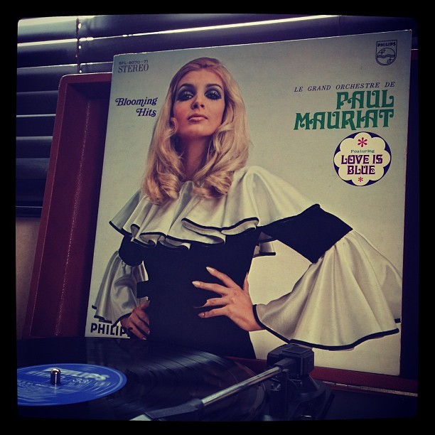 igaoaka:  オハヨウニ #キイテイルオンガクハコレ♫ #nowplaying #vinyl
