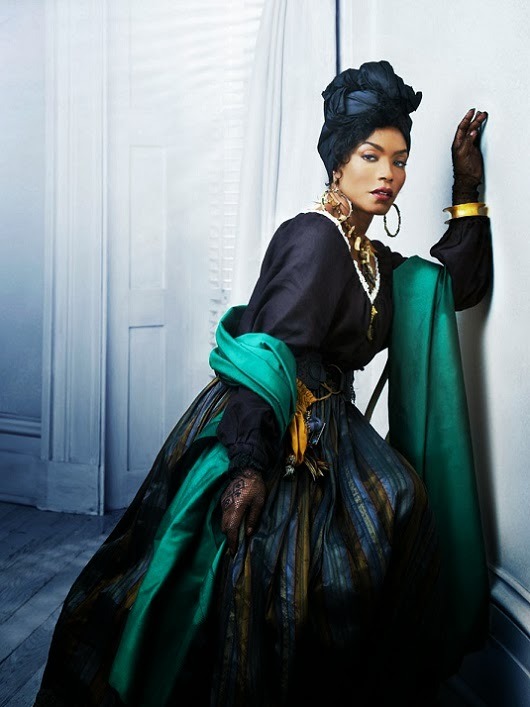 villainloveshero:  Angela Bassett American horror story 