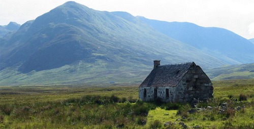 pagewoman:Bothy, Cairngorms National Park, Scotland