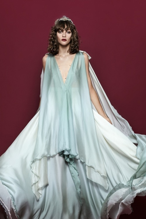 aflegert: Yolan Cris Couture S/S 18
