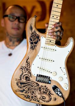pukablu:  &ldquo;This Friday, Hurley and Fender present ‘Strat: 60 Years of the Stratocaster’” Much want. 