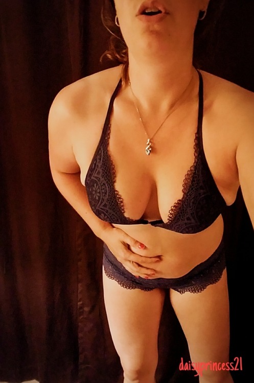 daisyprincess21:  sassysexymilf:  Happy LM my friend 😘😘 xoxo  Https://daisyprincess21.tumblr.com  Oh my gosh @daisyprincess21 you are killin’ it doll. If you are not following this hottie you are missing out on so many amazing pics.  Thank you