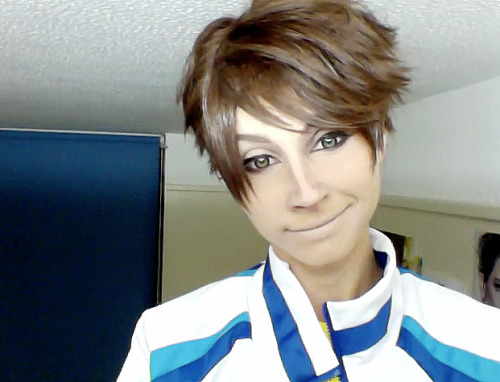 New Oikawa wig new wig test Tooru Oikawa from Haikyuu! (Yeah that’s my Iwatobi jersey…)