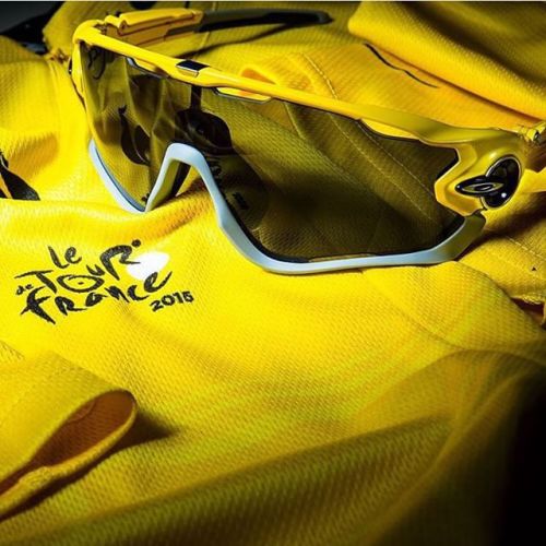 pedalitout: Malliot Jaune #jawbreaker @letour #tdf2015 by oakleybike ift.tt/1IidERH