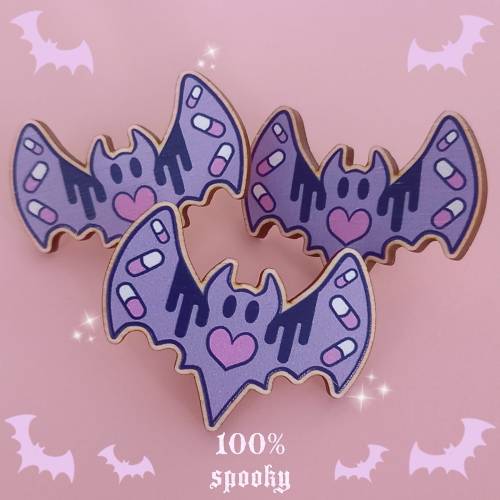  Revealing the halloween pin ill be releasing next week ☆ 4cm wooden pin pill bat design ☆ 