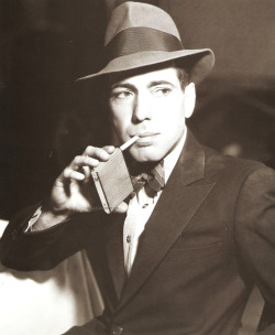 history-inpictures:  Humphrey Bogart, 1939