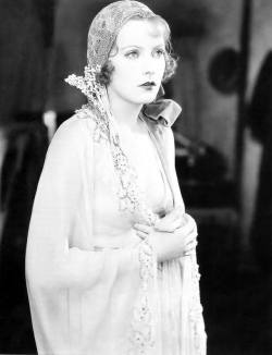 Greta Garbohttps://Painted-Face.com/