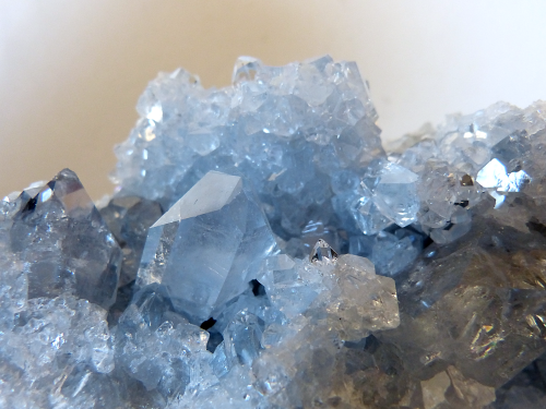 rockon-ro:  CELESTITE (Strontium Sulfate) crystals from Bombetoka Bay, Mahajanja, Madagascar. 