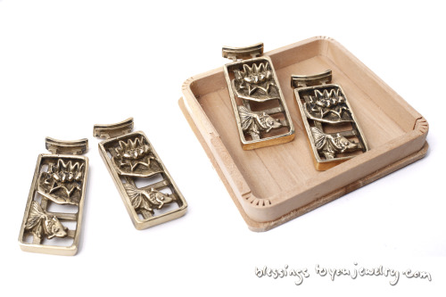 autumnswisher:
“Check out:
blessingstoyoujewelry:
“ Blessings to You! Shoji Koi weights in bronze. You’d have to at least wear 8mm jewelry in your lobes to clear the gate.
” ”