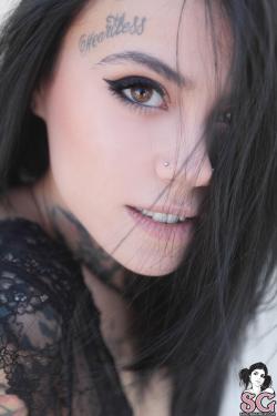 past-her-eyes:  Mabel Suicidemabel.suicidegirls.comLink