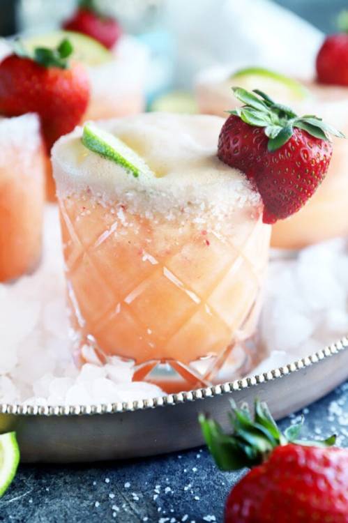 foodffs:Strawberry Margarita MimosaFollow for recipesIs this how you roll?