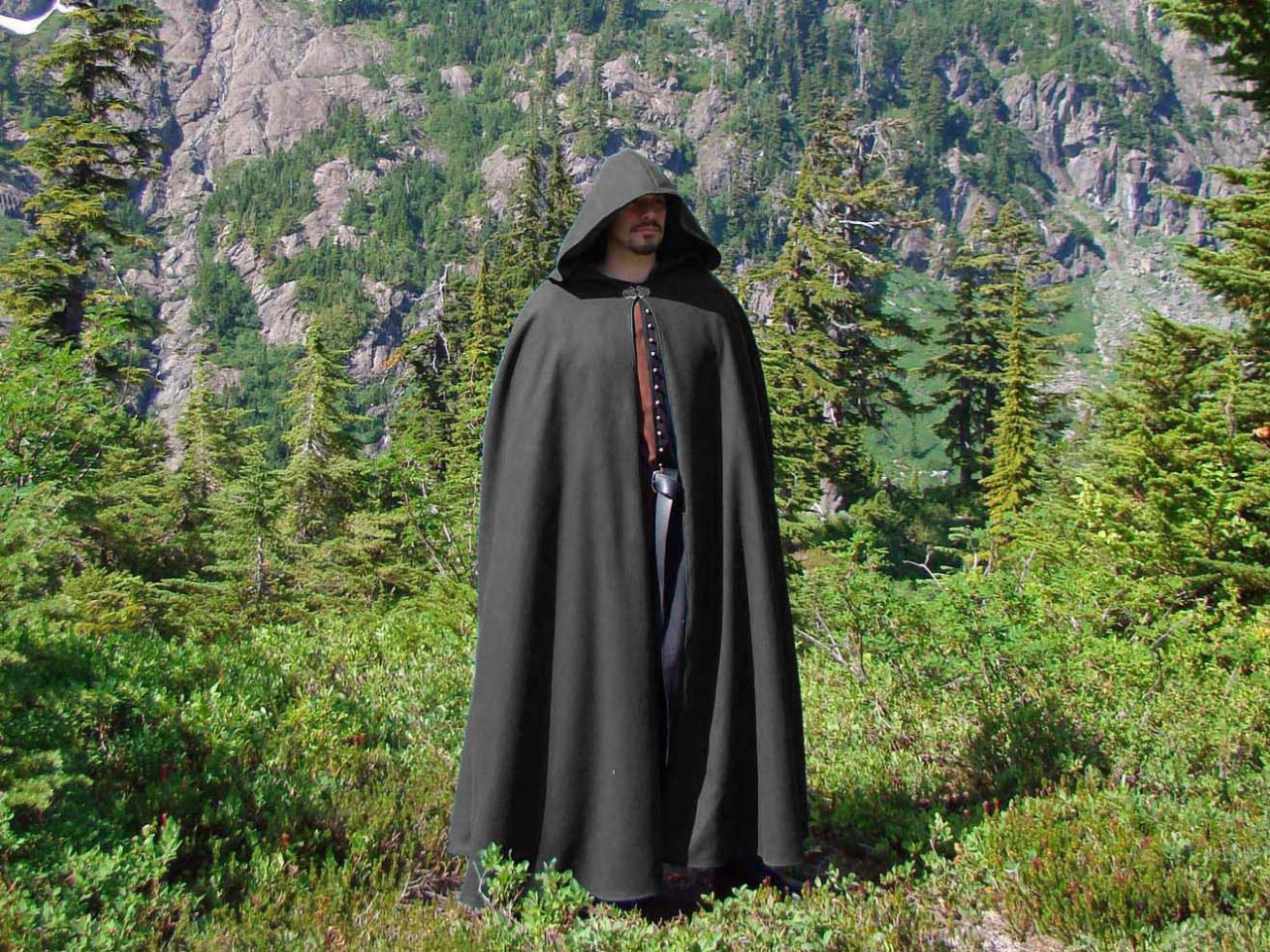 leosaquilan: Male Witch.  Ig: LeoSaquilanAciar www.instagram.com/leosaquilanaciar