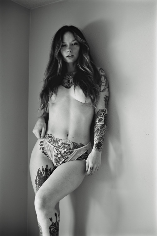 hattiewatson: I know it’s been a minute since I have been active on Tumblr BUT I entered for a chance to win INKED MAG’s cover girl plus ษk. Please go and make sure you VOTE DAILY!! Share this post as much as possible. Love to you all.  VOTE HERE! 