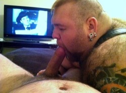 gordo4gordo4superchub:  kybear2:  Wishing it was me;)   Hot