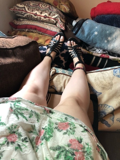 thefjqueen: No one wants to spoil these toes :(