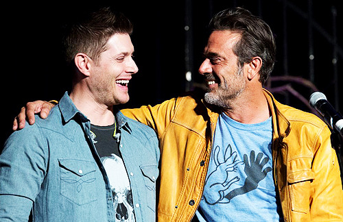 shadowoftheforce: Jeffrey Dean Morgan and Jensen Ackles at Vegas Con ‘15 (x)