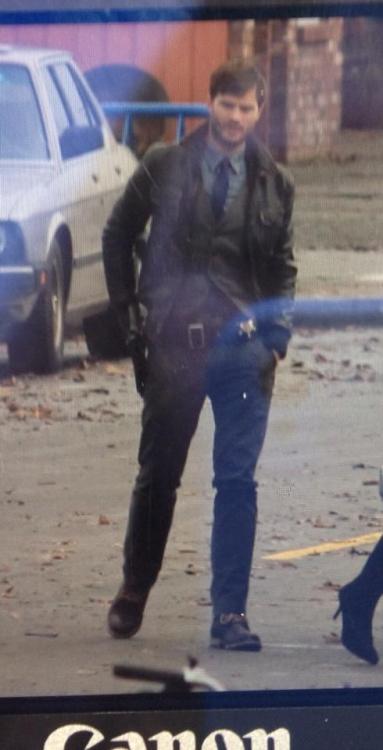oh-herondale:  aazelma:  storybrookemirror:  Full credits to Sarah Mulligan for the picture.   HELP ME I HAVE FALLEN AND I  CANNOT GET UP.  SOBBING! SEND HELP! JSDNFKJNSDFKJNKJDSNFKJSDNA GRAHAAAAAAAAAAAAAAAAAAAAM! JAMIEEEEEEEE