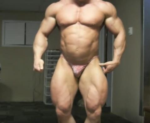 needsize:  Roided beef rocking in hot posers.