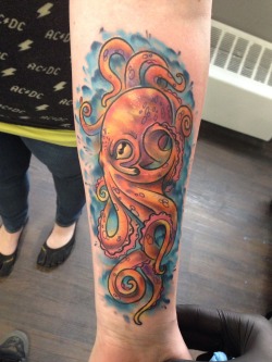 fuckyeahtattoos:  Watercolor Octopus done