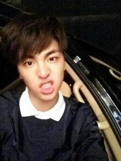 ikon-global:  Unseen selca of junhoe © DC Gall