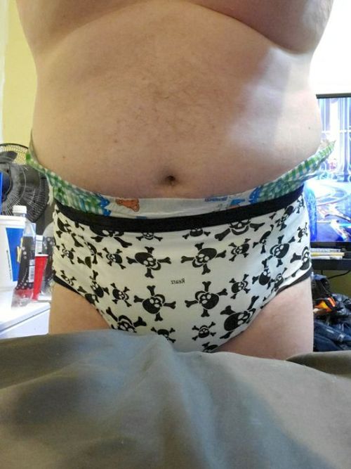 Decided To Try The Little Paws Again. Managing To Make It Work Right Now, Plus I Got On My New Rearz