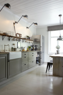 mixminglemeddle:  (via Kitchen of the Week: Vintage Flair for a Modern Norwegian Family) 