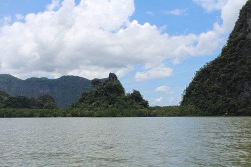 Khao ma chu. (A chow mountain)