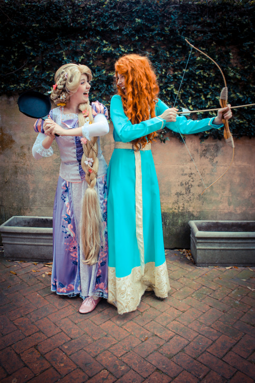 teakettel:silly-beauty:Okay, I am NOT a person to usually cosplay… but LOOK AT WHAT MELANIE AND I DI