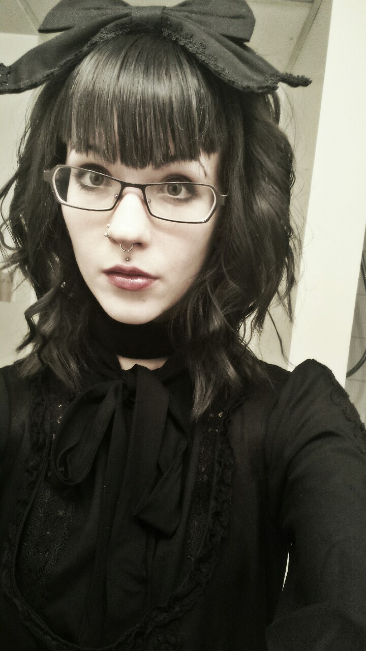 graveyard-whimsy:  As I mentioned before, I’ve had a strong desire to get all decked