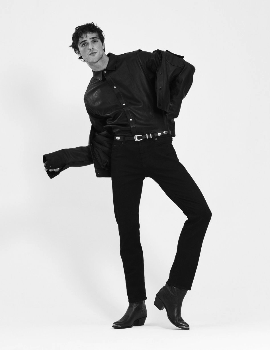 MALE AESTHETICS - vogueman: Jacob Elordi photographed by Paola...