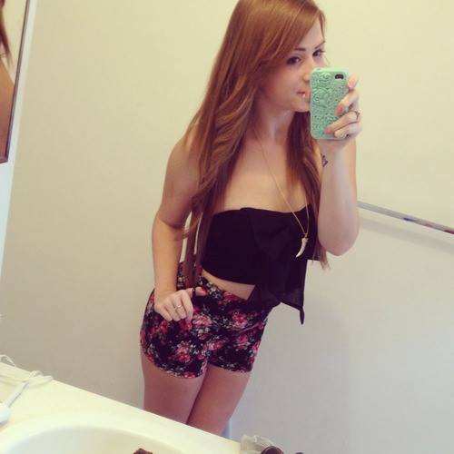 gaymommy:  The 3rd contestant for my Hottest Babe Contest is; http://sassylittlefox.tumblr.com/ To vote for her, reblog and/or like this picture. The girl with the most notes at the end wins. The winner gets promoted to my 58,000 followers, their picture
