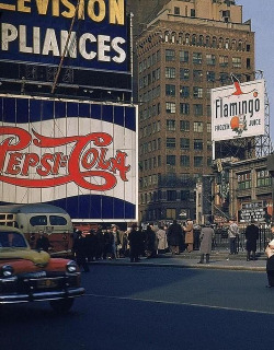 fuckyeahvintage-retro:  New York City, 1952