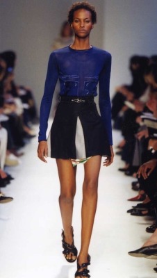 fuckrashida:Yasmin Warsame and Liya Kebede, Balenciaga Spring/Summer 2003