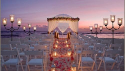 candlesonmycake:  Beach Wedding🌴🌺 on