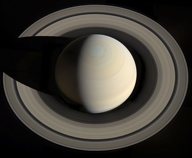 bobbycaputo:  These are the Most Incredible Photos Shot by NASA’s Cassini Probe