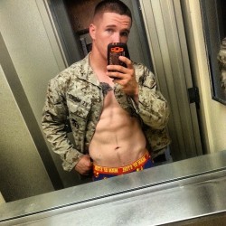 undie-fan-99:  mostly-famous-dudes:  Military Selfie****  And in Superman boxerbriefs!   Yum