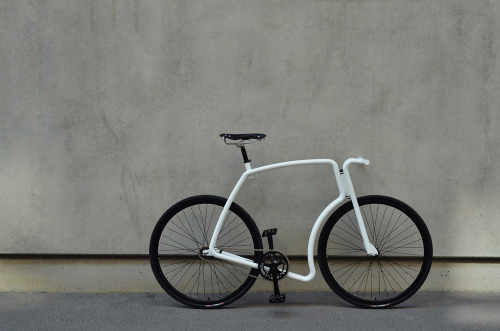 VIKS by Ana V. Francés Steel Urban bicycle made in Estonia. Viks is made entirely from stainl