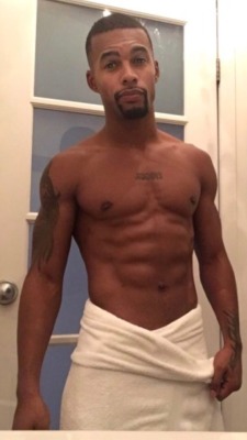 musclebruh:  DAMN BABY YOU SEXY💪🏾💪🏾