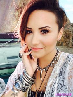 dlovato-news:  Another picture of Demi from