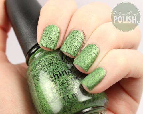 Blog Post: http://www.packapunchpolish.com/2014/12/china-glaze-apocalypse-of-color.html Live Swatche