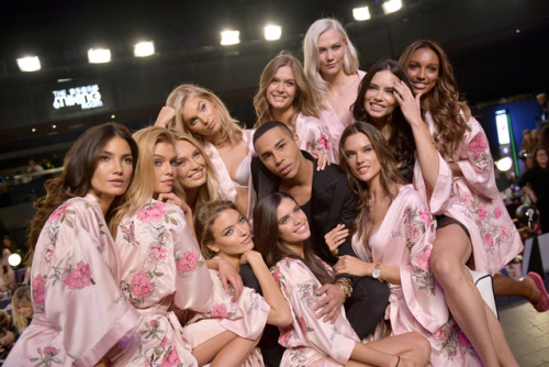 Lily Aldridge, Stella Maxwell, Romee Strijd, Elsa Hosk, Josephine Skriver, Karlie Kloss, Martha Hunt