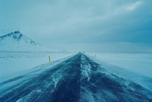 Winter Iceland surf checks.