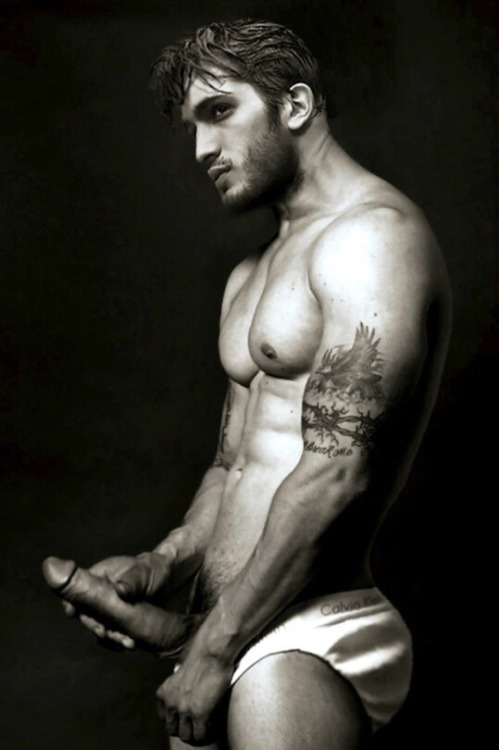 cuddlyuk-gay:    I generally reblog pics of guys with varying degrees of hair, if you want to check out some of the others, go to: http://cuddlyuk-gay.tumblr.com  