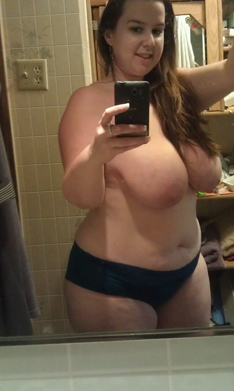hotthickcurves:  These plump horny babes have huge natural tits, juicy asses, and