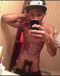 nutjobb:  #Black #dick #body #fitted #pubes