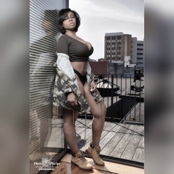 Melanin Beauty with  London Cross @mslondoncross rocking some boots an some ample cleavage #thickthighssavelives #melaninpoppin  #melantedbeauty  #londncross #photosbyphelps #baltimore #photoshoot #hips #boots  #maryland #photooftheday #photography #art