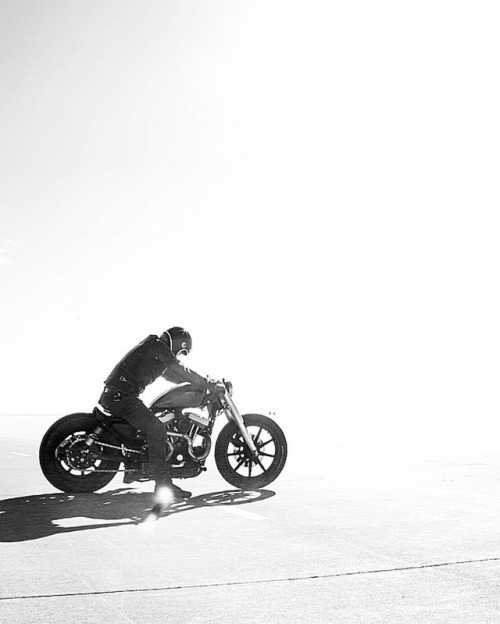 zachiatrist: Old shot of me by @kristinlou11 - #zachiatrist #croig #ironandair (at Playa del Rey Bea