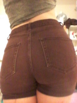 daintyslut:  my bum got too big for these